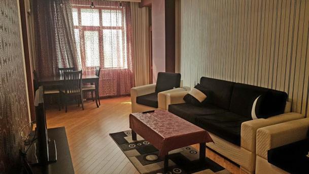 Apartament on MirQasimov str.